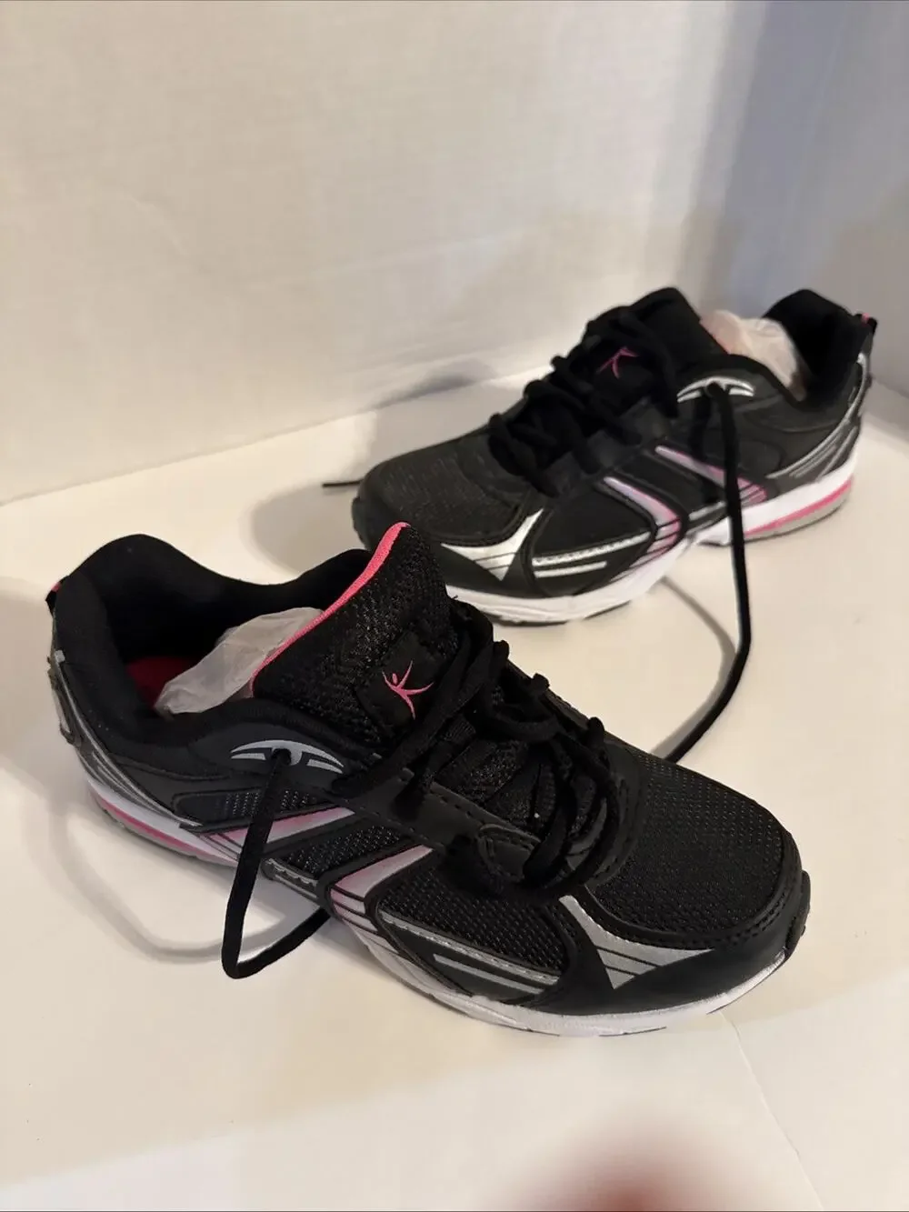 New Danskin Now Womens Athletic Shoes Black Pink Lace Up Low Top Mesh Size 9